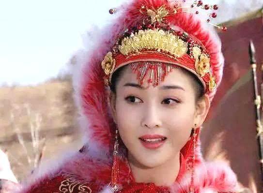 她是中国古代四大美女之一,一生嫁爷孙三代人,最终服毒自尽