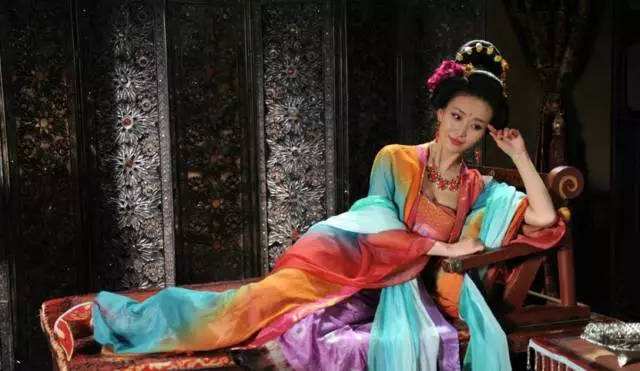 中国古代四大美女之一的杨贵妃,她最后是怎么死的