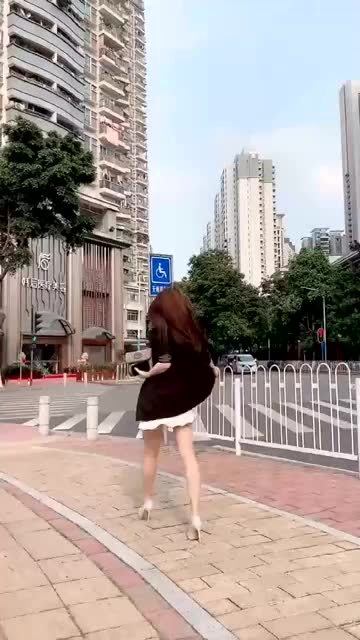 2014重庆国际车展美女如云,大光圈虚一个