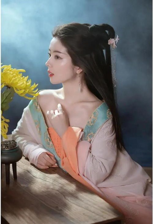 猪扒变美女图揭韩国新生代女星