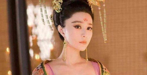 李双江的妻子梦鸽年轻时是位十足的大美女,漂亮气质十足