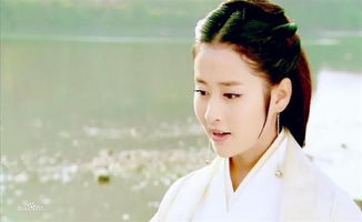 李双江的妻子梦鸽年轻时是位十足的大美女,漂亮气质十足